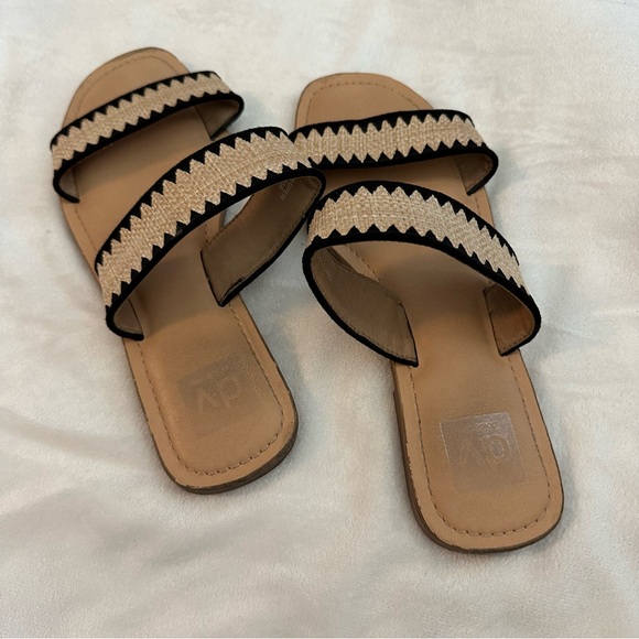 Sandals - Picture 3 of 4